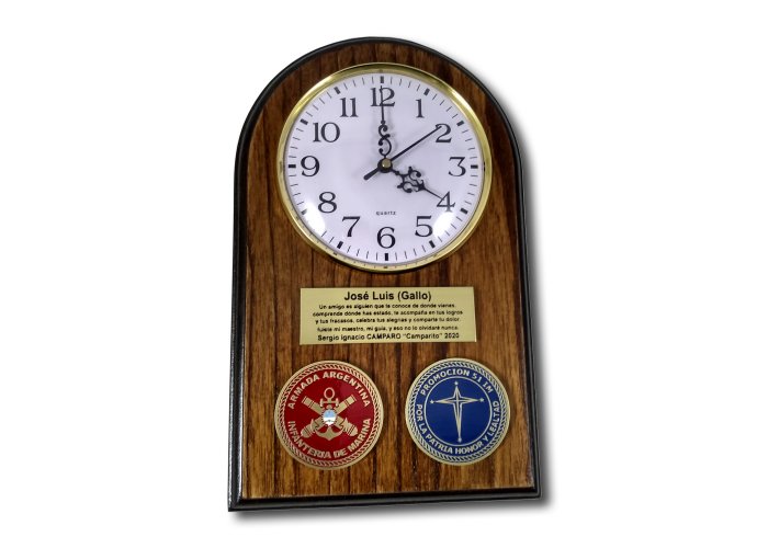197-3 Reloj con Grabado Infanteria 18x30 cm