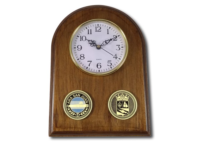 197-3 Reloj con grabado ARA San Juan 18x25