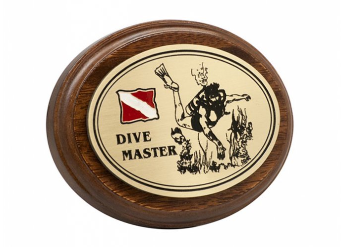 Art. 400-5 Chapa grabada dive master B con base